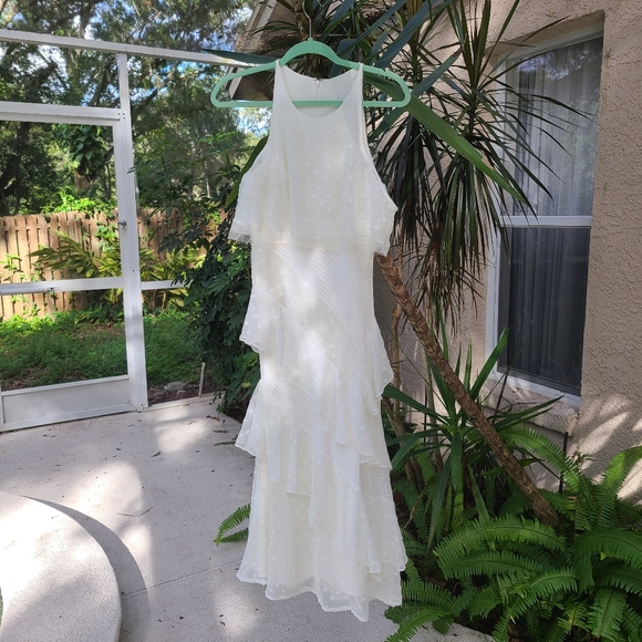 BCBGMaxAzria Dresses & Skirts - White cold sholder gown